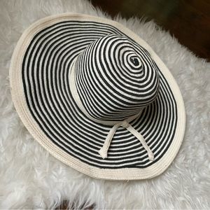NEW blue stripe wide brim woven hat in blue & ivory by Banana Republic size ML